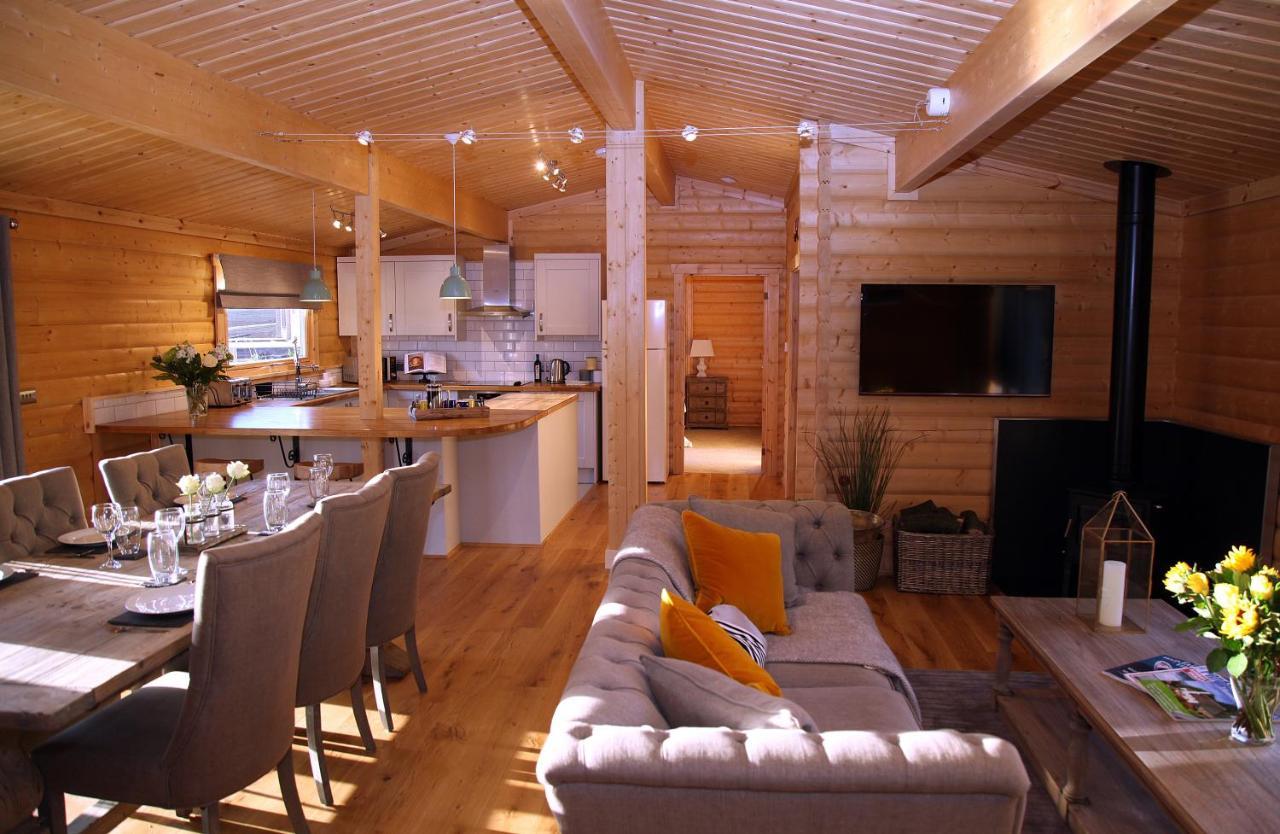Cambridgeshire Lakes - Luxury Lodges In A Stunning Lake Location Gamlingay Kültér fotó