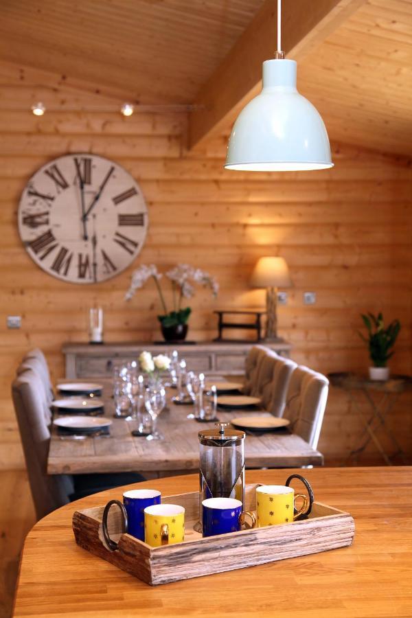 Cambridgeshire Lakes - Luxury Lodges In A Stunning Lake Location Gamlingay Kültér fotó