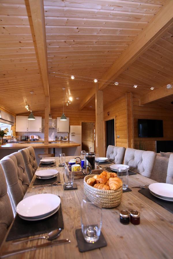 Cambridgeshire Lakes - Luxury Lodges In A Stunning Lake Location Gamlingay Kültér fotó
