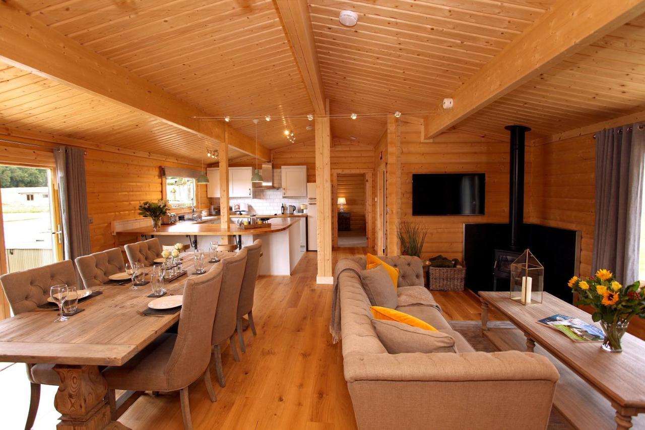 Cambridgeshire Lakes - Luxury Lodges In A Stunning Lake Location Gamlingay Kültér fotó