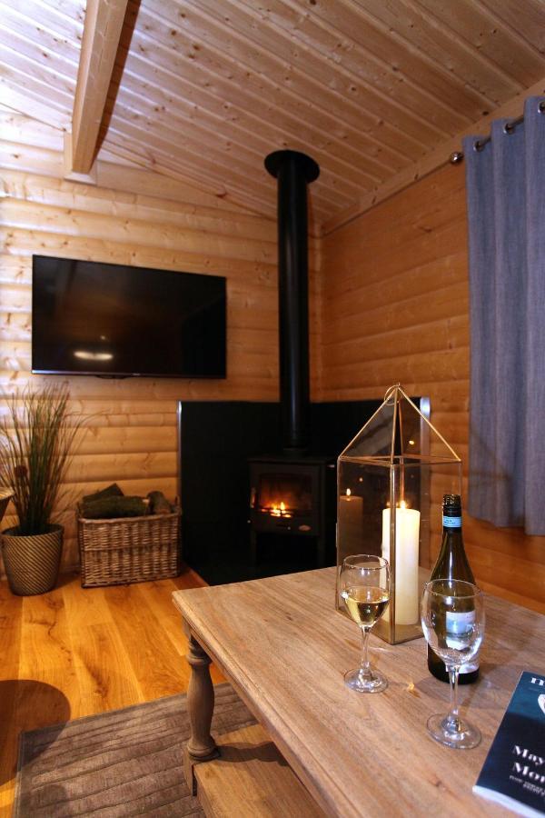 Cambridgeshire Lakes - Luxury Lodges In A Stunning Lake Location Gamlingay Kültér fotó